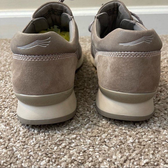 Women's Dansko Gabi Shoes - Taupe Burnished Nubuck in Size 38 - Picture 6 of 8